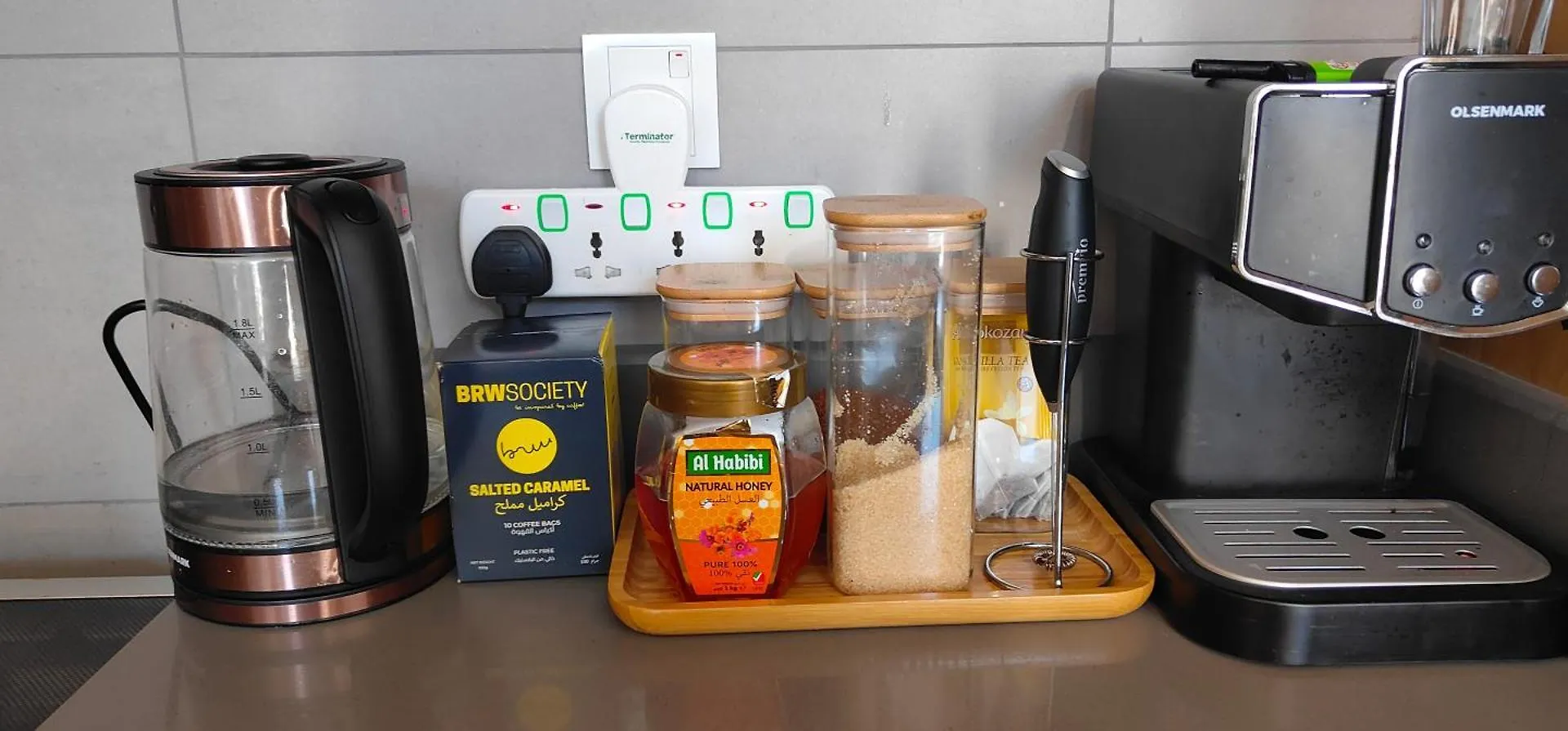 아파트 Bayti Suites Al Mamsha 샤르자 아랍에미리트